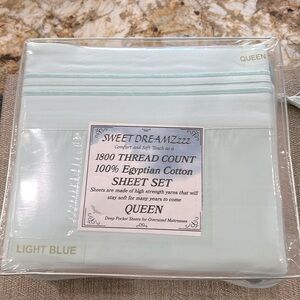 Queen Size 4 pcs Luxury Bed Sheet Set!
